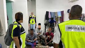 মালয়েশিয়ায় একদিনে বাংলাদেশিসহ ৬০২ জন্য অবৈধ অভিবাসী গ্রেপ্তার